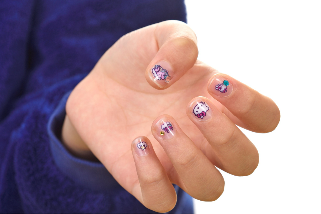 Hello Kitty 72 Nail Stickers/24 Strass Card x24