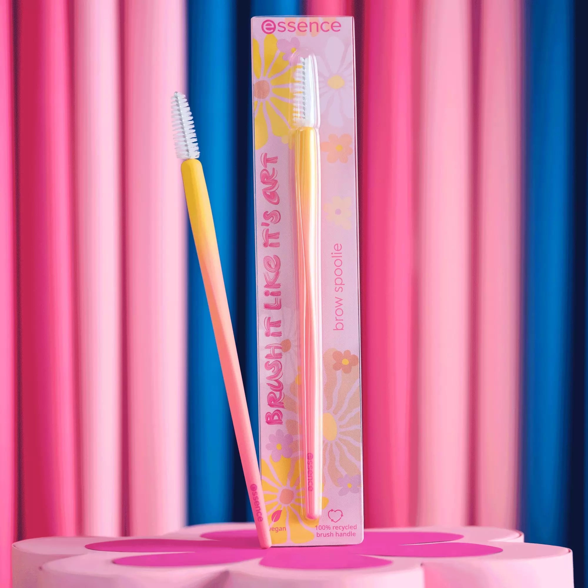 Brush It Like It's Art brow spoolie