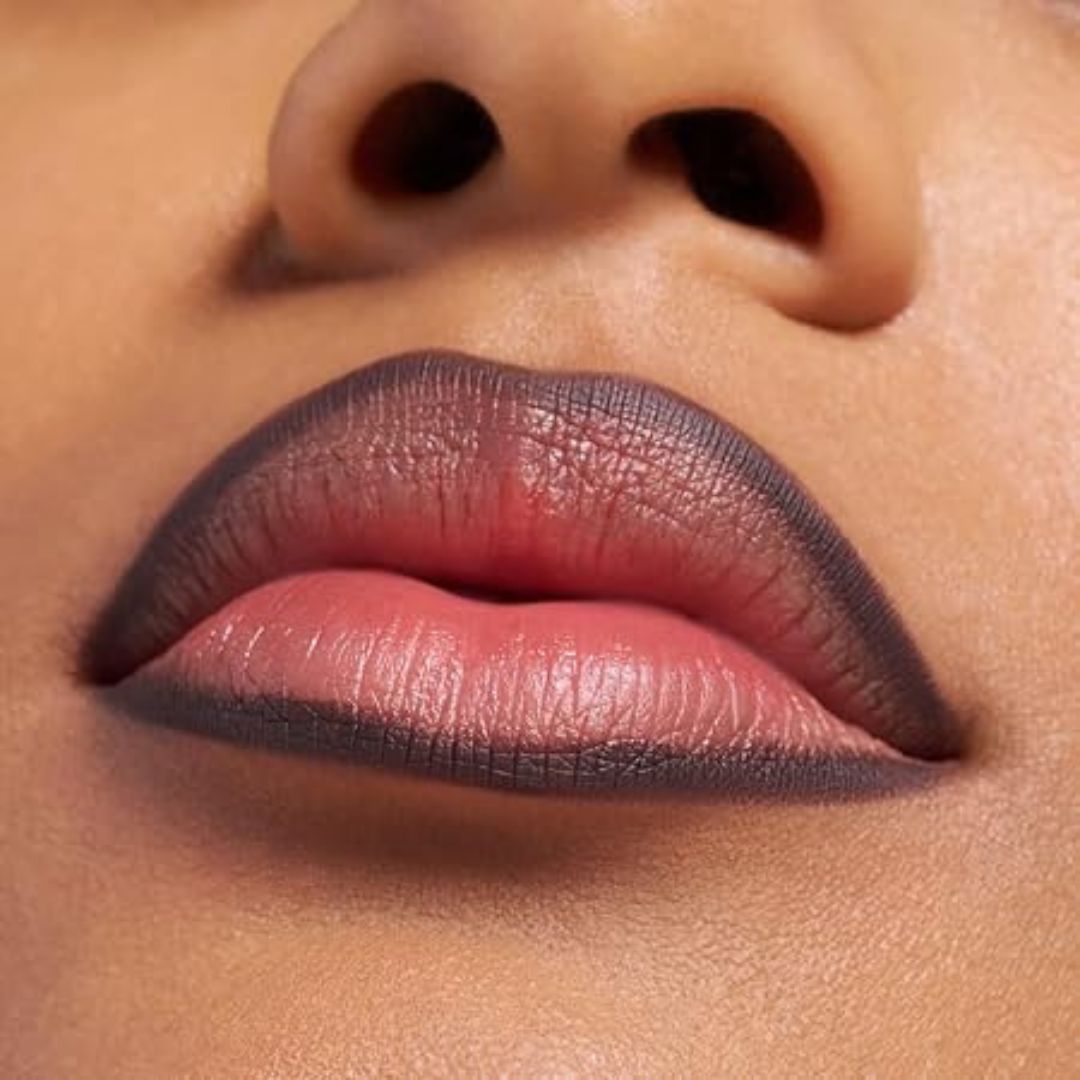 Essence 8H Matte Comfort Lipliner  