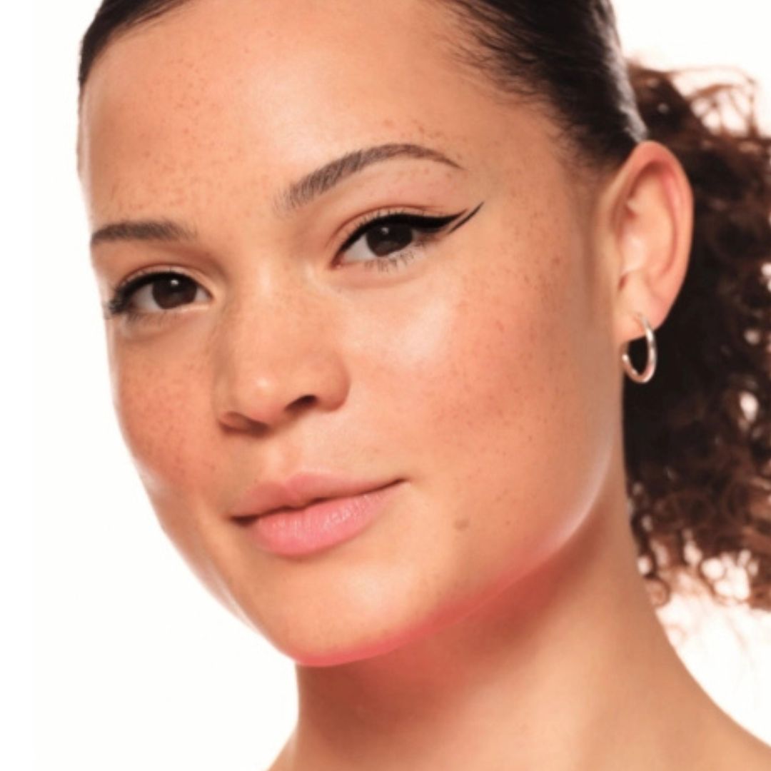 Essence line it like a PRO! liner 