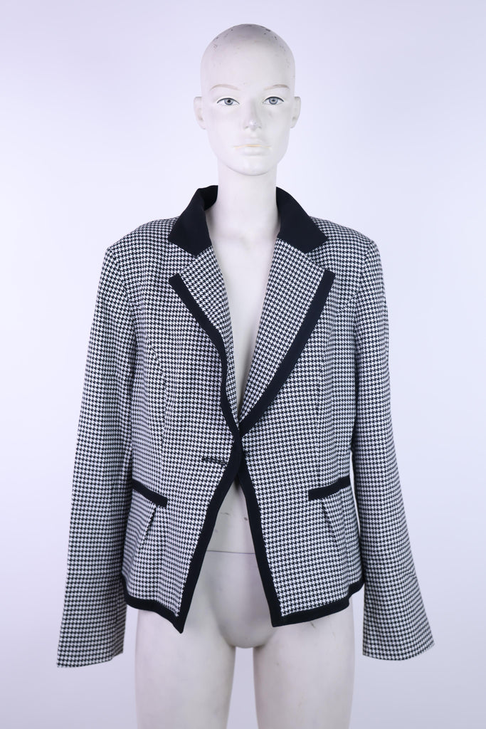 NISSA Nissa black and white jacket with big collar | Loolia Closet